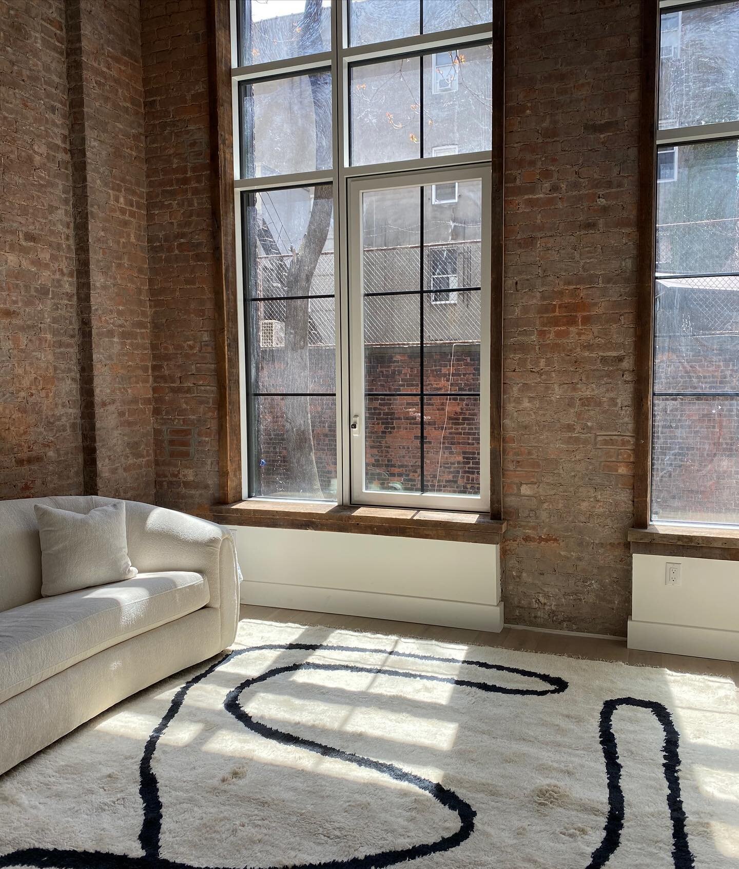 We are starting to instal the model apartments at 61 Rivington and thought we would share a sneak peek of how beautifully it&rsquo;s turning out. So much more to come!
#bmid #interiordesign #nycapartments #61rivington