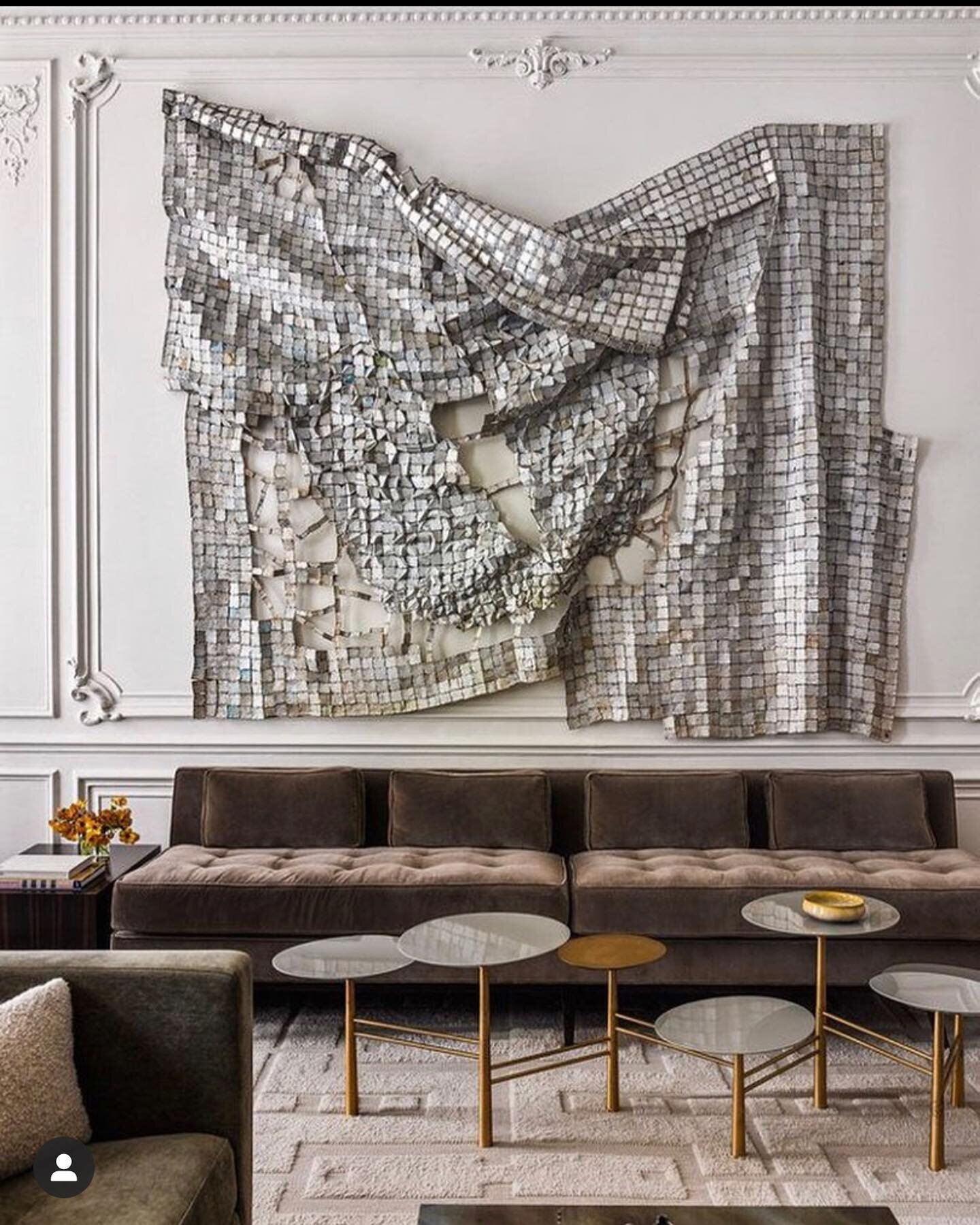 It&rsquo;s Tuesday, let&rsquo;s boogie. 🕺🏻
 #chainmail #interiors #moldings #interiors #interiordesign #inspiration